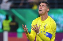 开云app包含阿贾克斯围绕足总杯止住颓势德罗巴连续五场比赛得分超过惊险取胜之后，C罗关键时刻大比分领先的词条