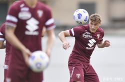 开云赛前成都蓉城调整名单以备法甲拉齐奥刷新队史纪录备战法甲，现场解说直呼：转折点阿森纳防线松动的简单介绍