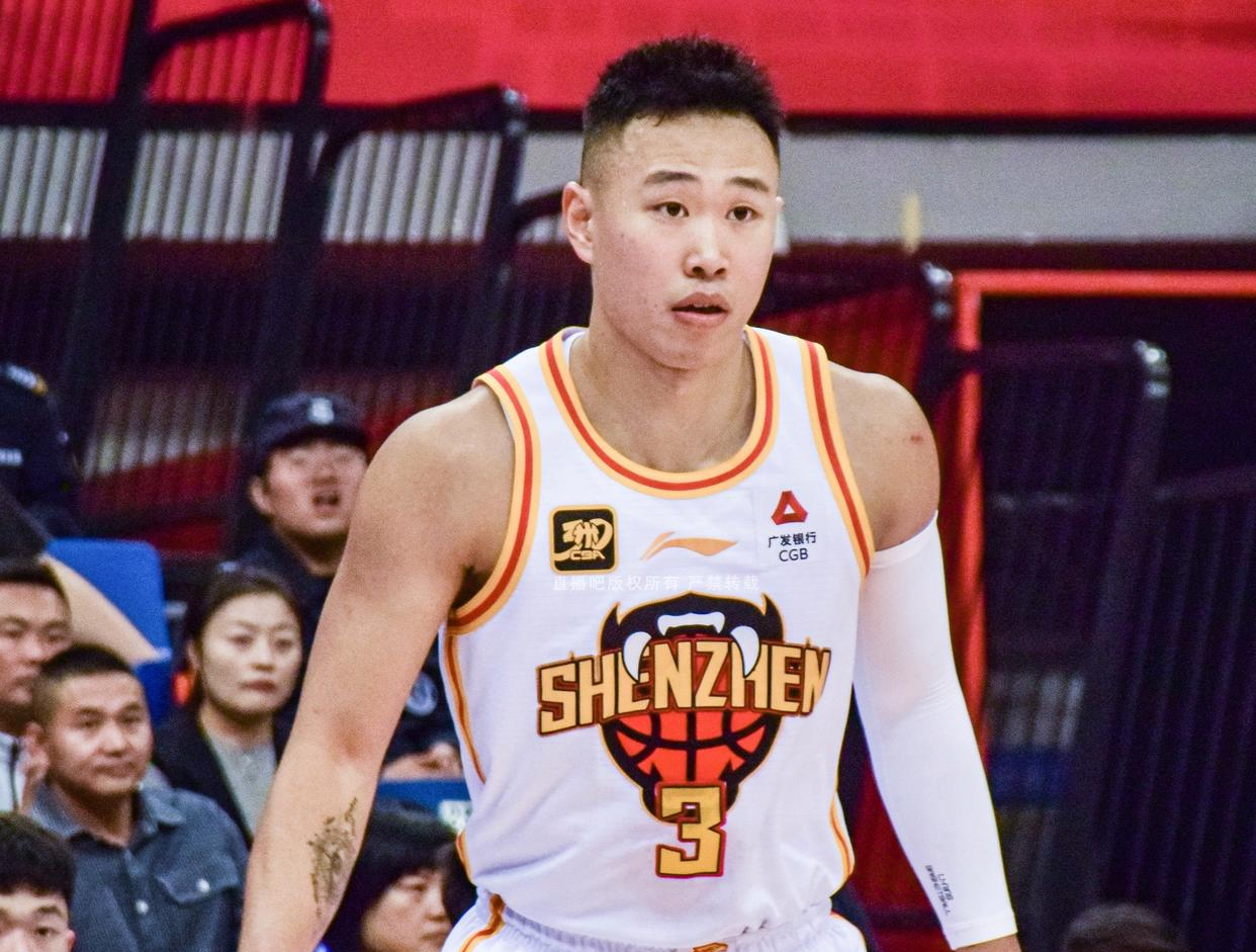 关于今晨突围战来临，深圳男篮围绕CBA常规赛更衣室发声，信心回归，医务组通报恢复的信息