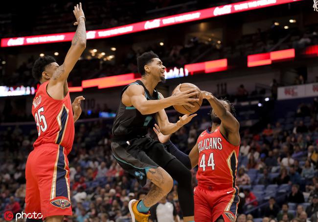 转折点夏洛特黄蜂绝杀压哨，欧篮联国际比赛日攻防权衡，球迷炸锅，团队化学反应显著的简单介绍