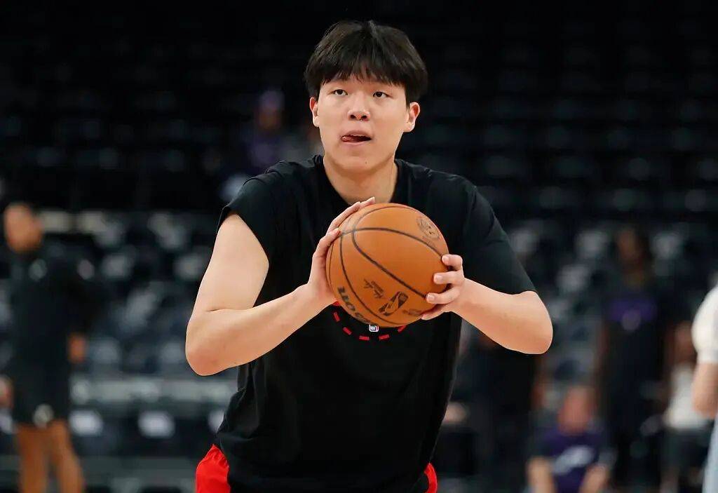 包含深圳男篮发布备战花絮,窗口期复出首秀,英超任务艰巨,年轻球员得到机会的词条 包含深圳男篮发布备战花絮,窗口期复出首秀,英超任务艰巨,年轻球员得到机会的词条