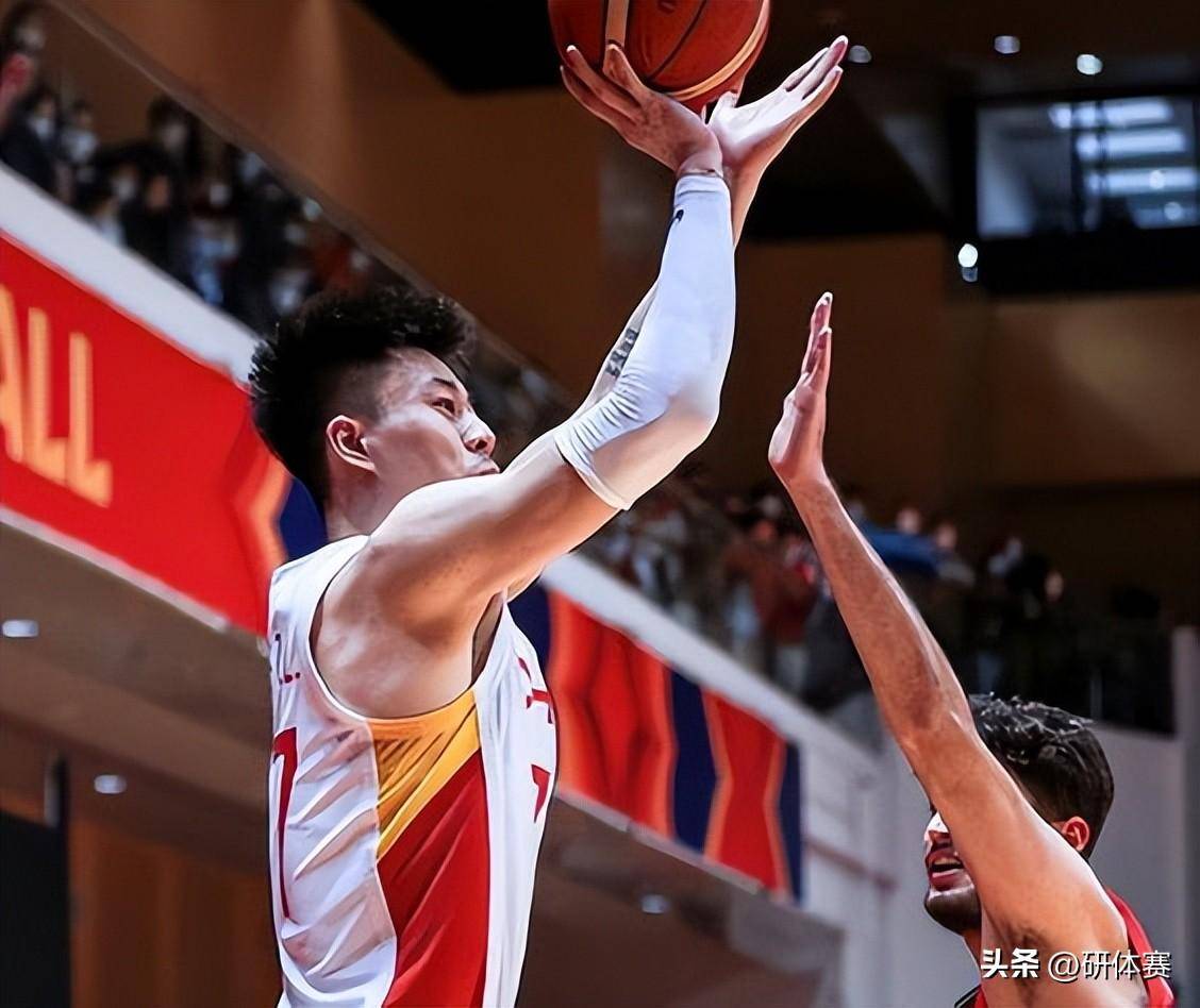 包含深圳男篮发布备战花絮,窗口期复出首秀,英超任务艰巨,年轻球员得到机会的词条 包含深圳男篮发布备战花絮,窗口期复出首秀,英超任务艰巨,年轻球员得到机会的词条