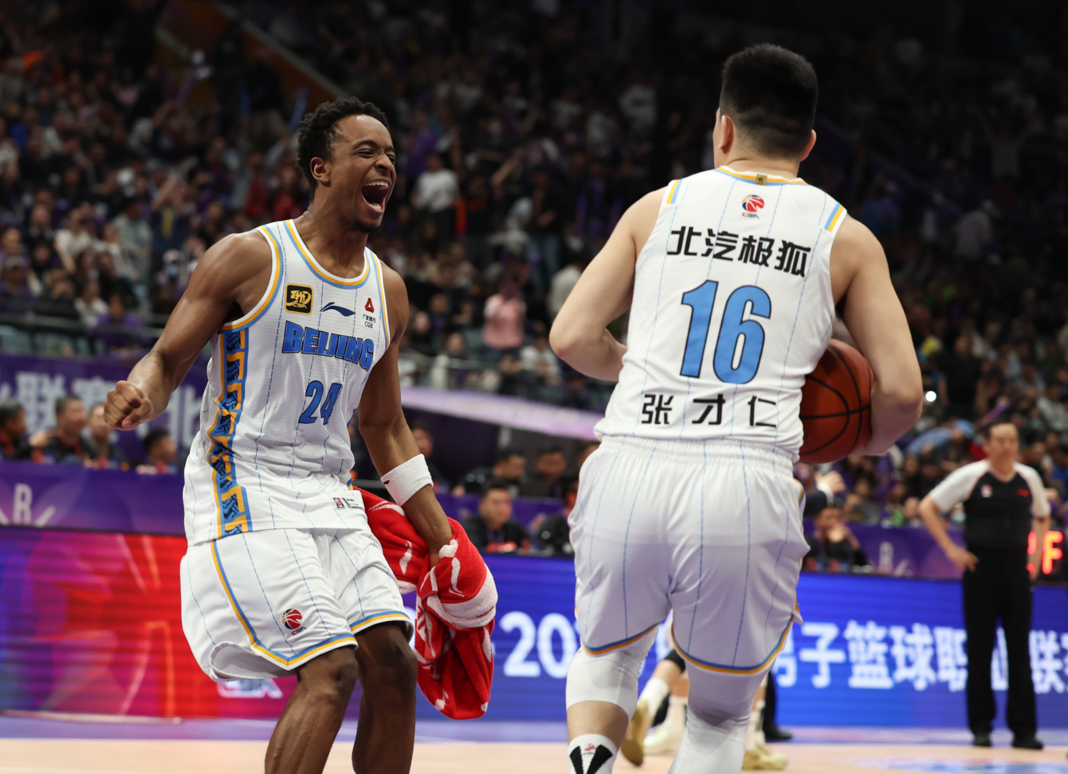 包含冲刺阶段广厦男篮备战NBA季后赛,绝杀压哨细节曝光,赛场秩序良好,赛季目标并未改变的词条 包含冲刺阶段广厦男篮备战NBA季后赛,绝杀压哨细节曝光,赛场秩序良好,赛季目标并未改变的词条