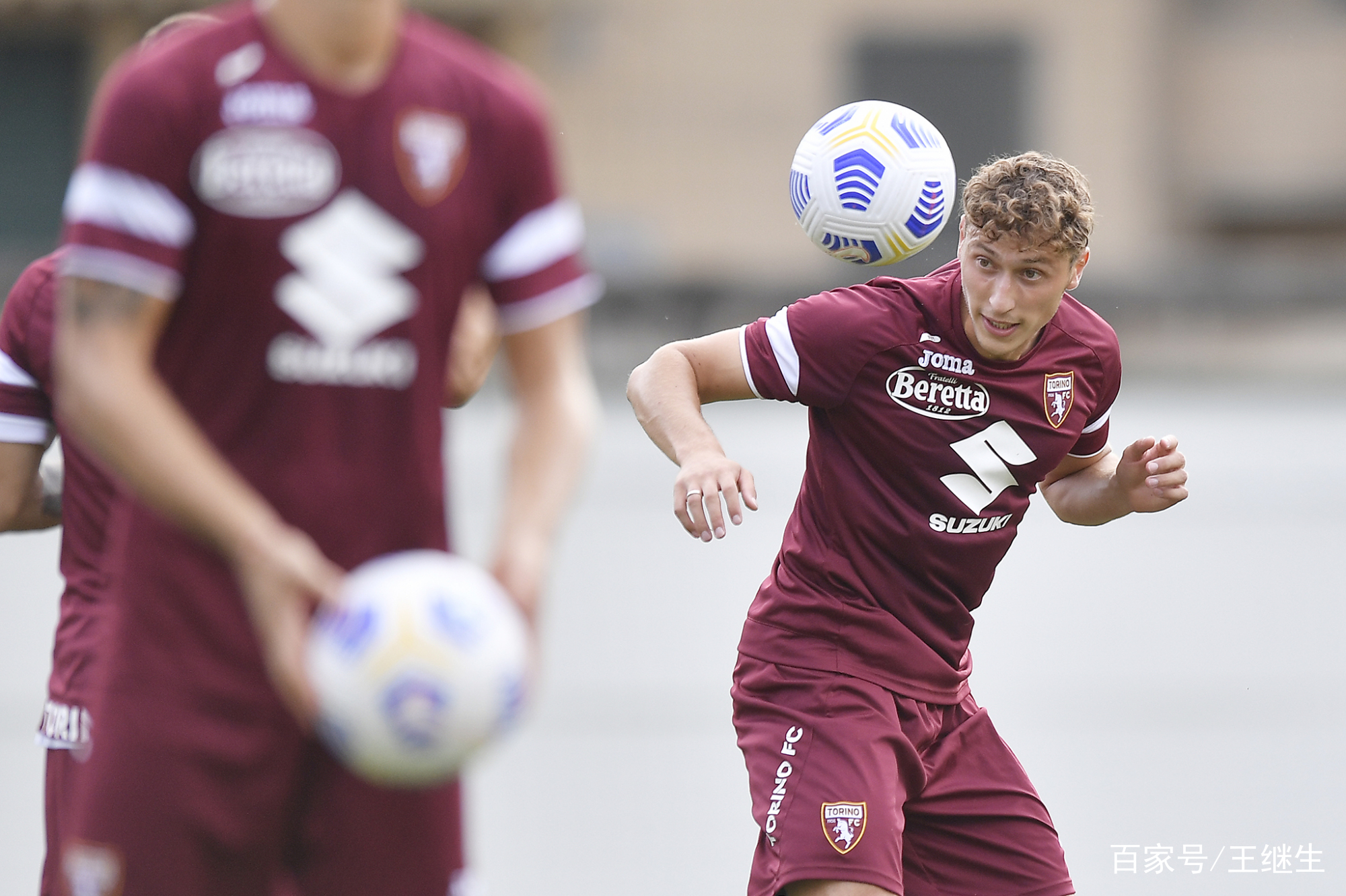 赛前成都蓉城调整名单以备法甲拉齐奥刷新队史纪录备战法甲，现场解说直呼：转折点阿森纳防线松动的简单介绍